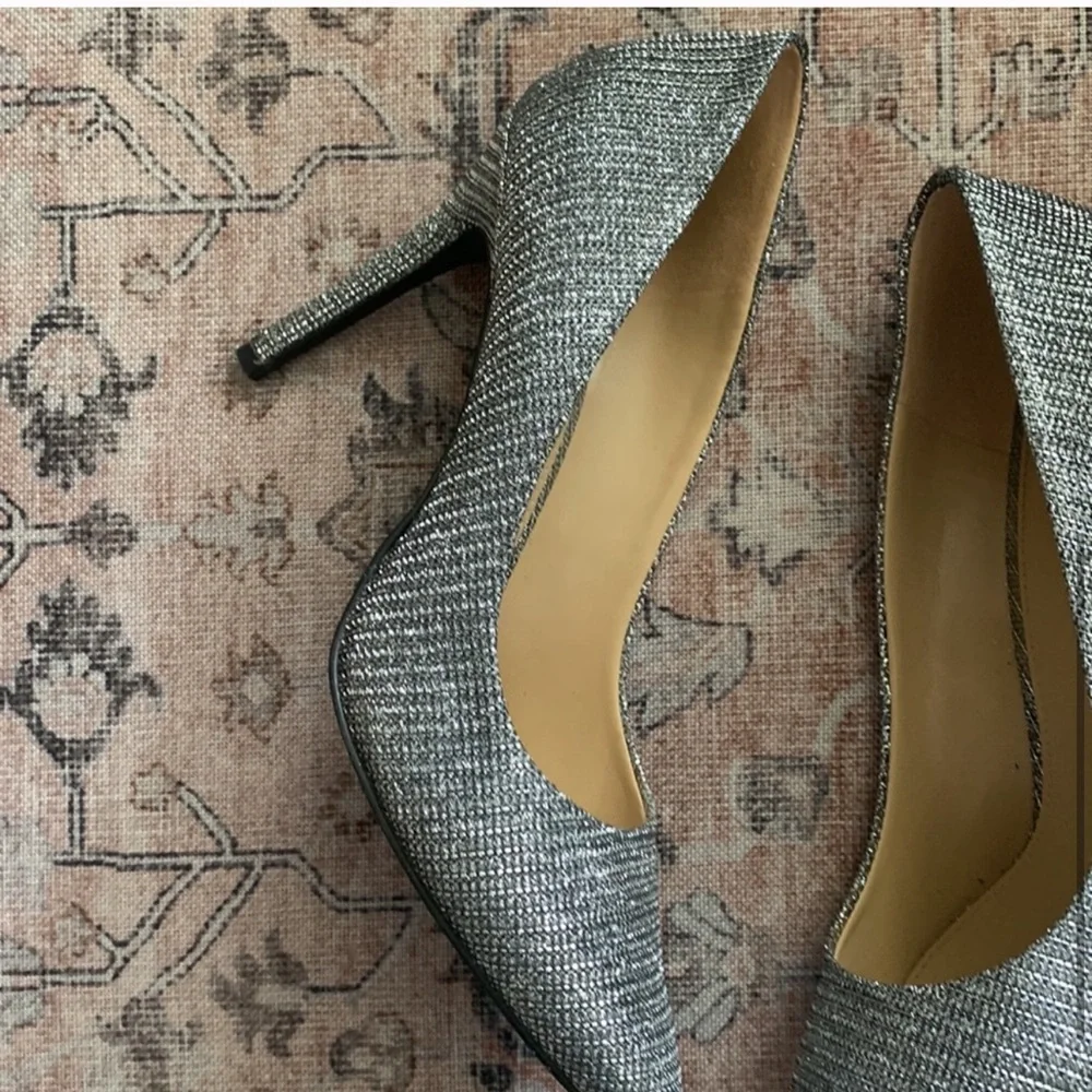 MICHAEL KORS SILVER PARTY PUMPS SIZE 8